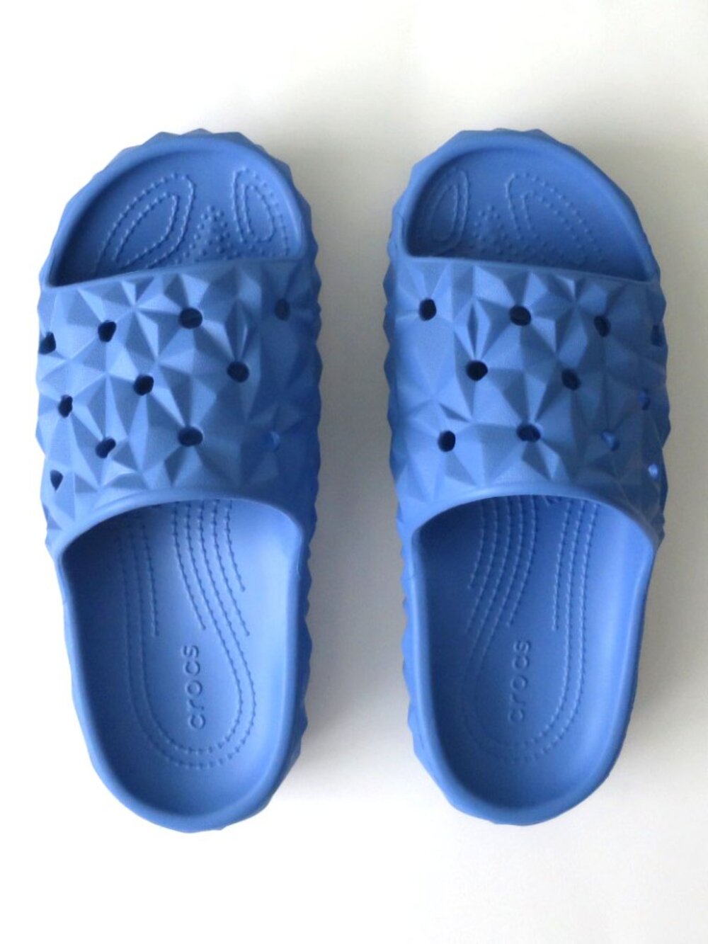 Crocs Classic Geometric Slides Size Women's 6 - Picture 2 of 7